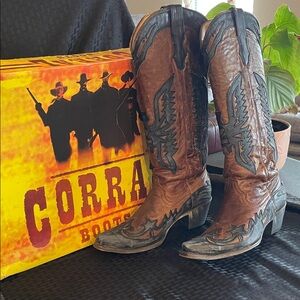 Corrall Women's Brown and Black Heeled Boots